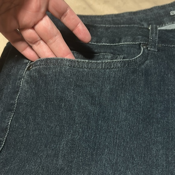 Jeans - Picture 2 of 4